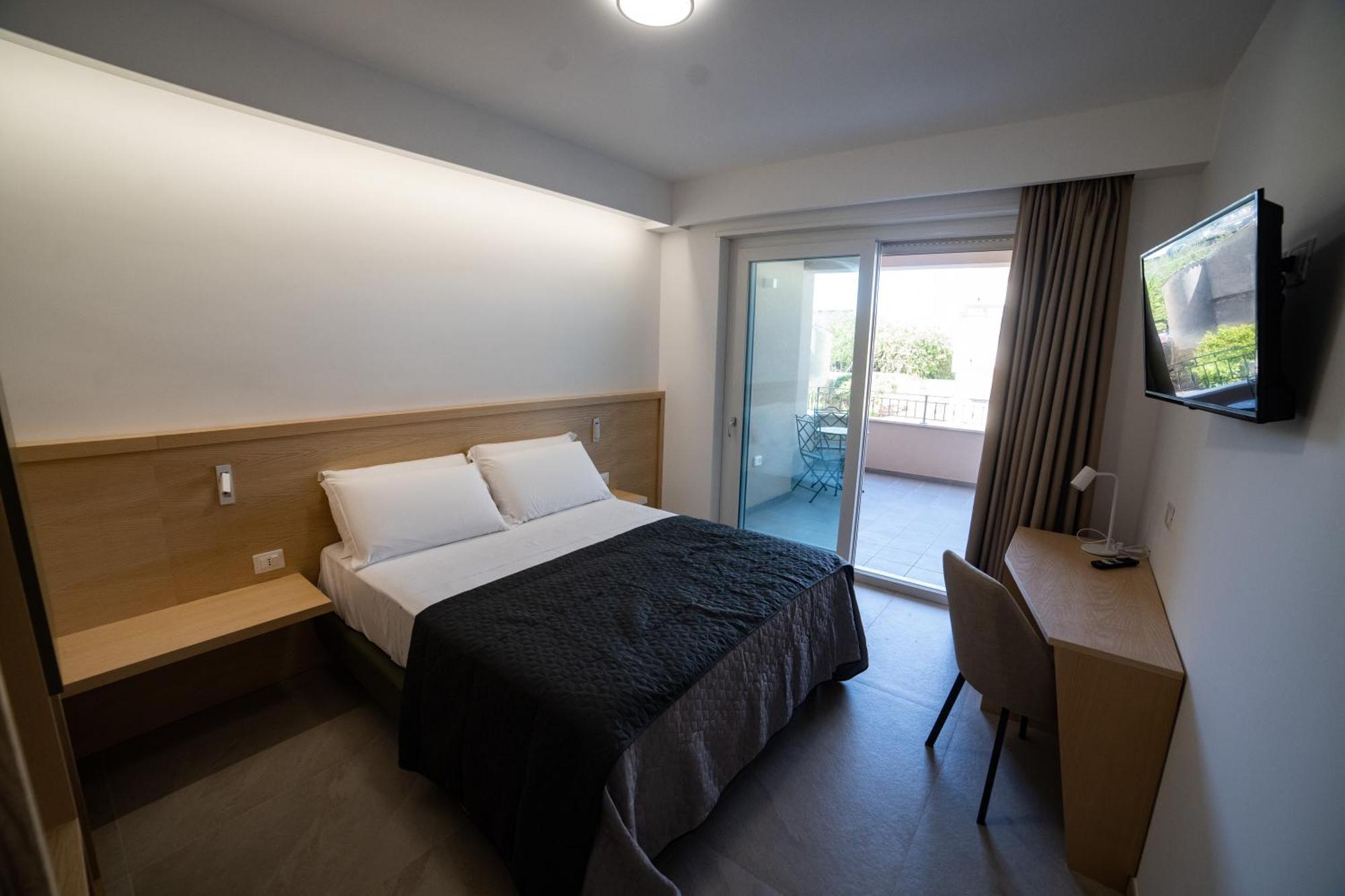 Middle Town Palace Tropea Εξωτερικό φωτογραφία